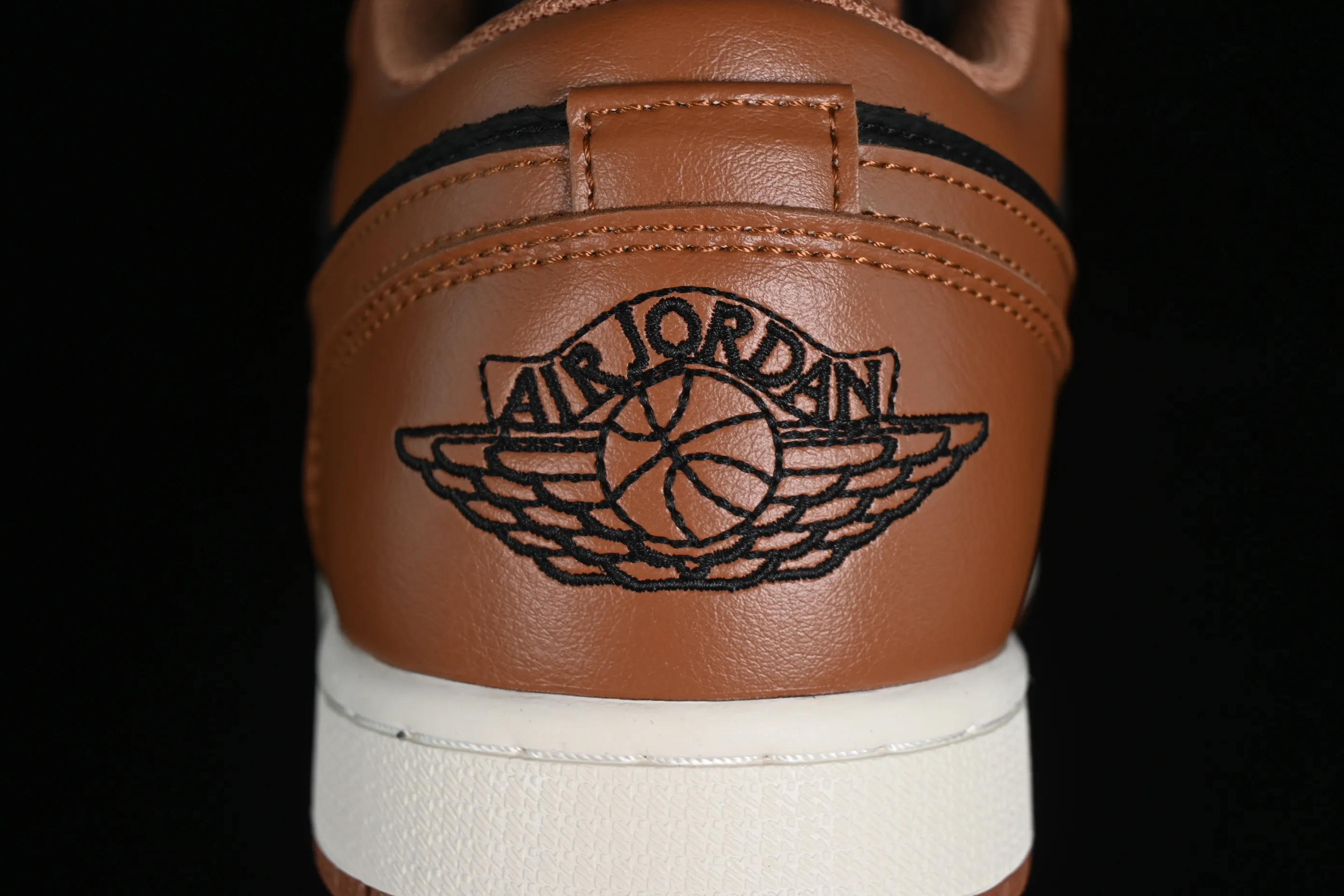 All categories Air Jordan Jordan series basketball shoes Air Jordan 1 Low Z version Air Jordan 1 Low AJ1 Joe 1 black mocha low-top cultural casual sneakers DC0774-021